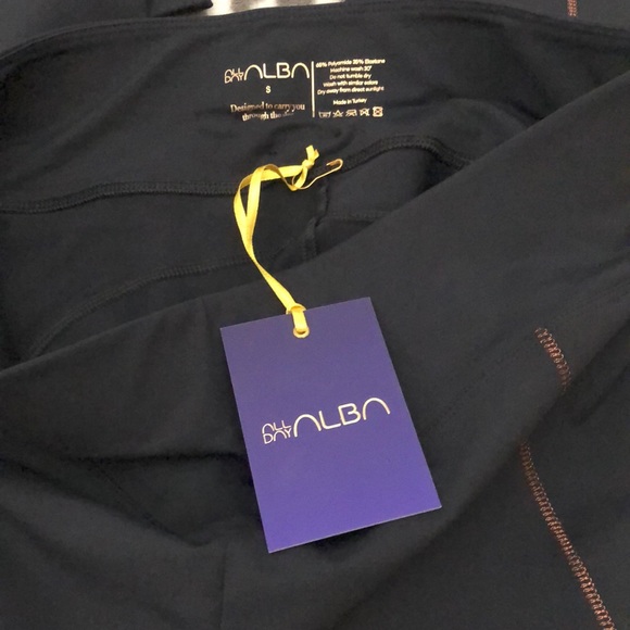 All Day Alba Emma Cropped Legging Resort Apparel in Midnight Black Size Small - Picture 12 of 17